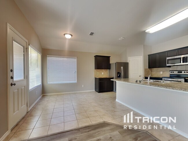 Foto del edificio - 1252 Edgewater Dr