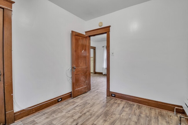 Building Photo - 79 Ideal St