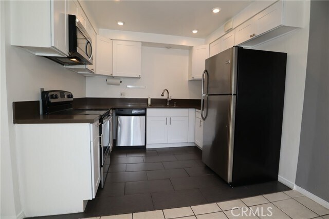 Building Photo - 15549 S Budlong Pl