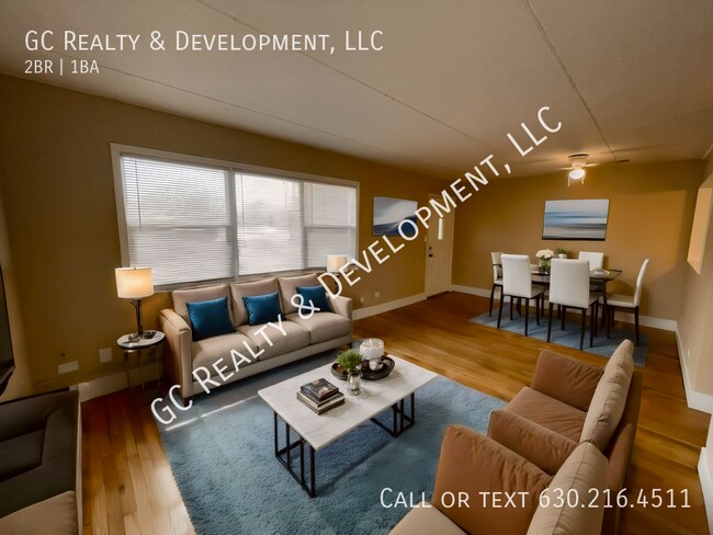Foto del edificio - ***CRYSTAL LAKE LOCATION / 2 BDRM / 1ST FL...