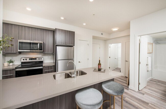 Photo du bâtiment - Henday Suites