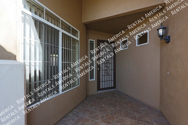 Building Photo - Gorgeous Single Level Home in Scottsdale! ...