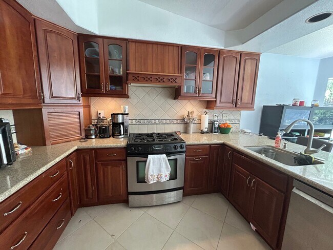 Building Photo - 3685 Canyon Terrace Dr