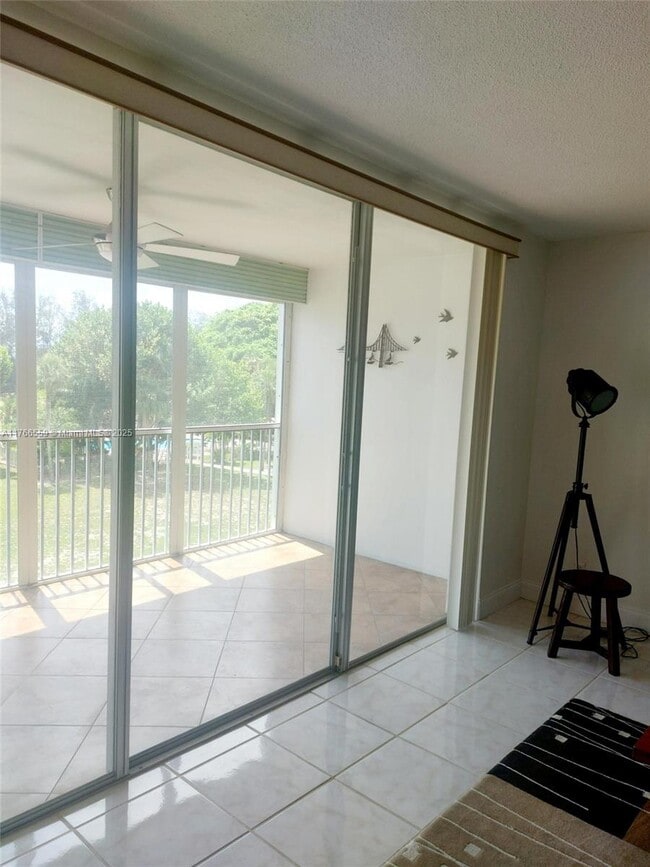Building Photo - 2650 S Course Dr