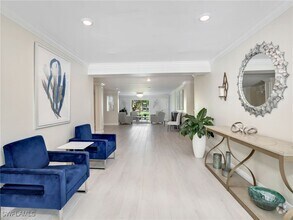 Building Photo - 555 Park Shore Dr