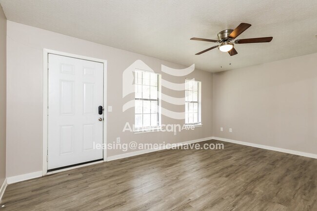 Building Photo - 1472 Bass Ave