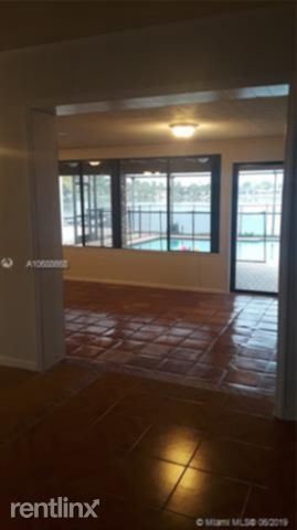 Building Photo - 4 br, 3 bath House - 10985 Westwood Lake Dr