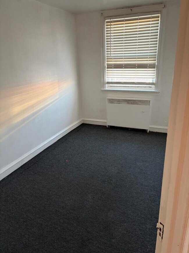 Foto del edificio - 7137 Castor Ave