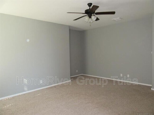Building Photo - 11117 N 145th E Pl