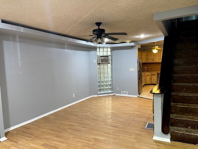 Foto del edificio - Welcome to 1430 N Hirst St!