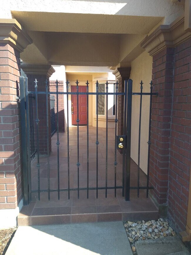 Building Photo - 4 br, 2 bath House - 109 DEMURRAGE WAY