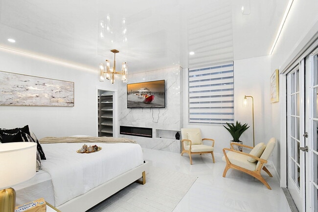 Foto del edificio - 14950 Roan Ct