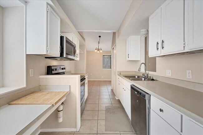 Building Photo - 1503 Bridgeway Dr