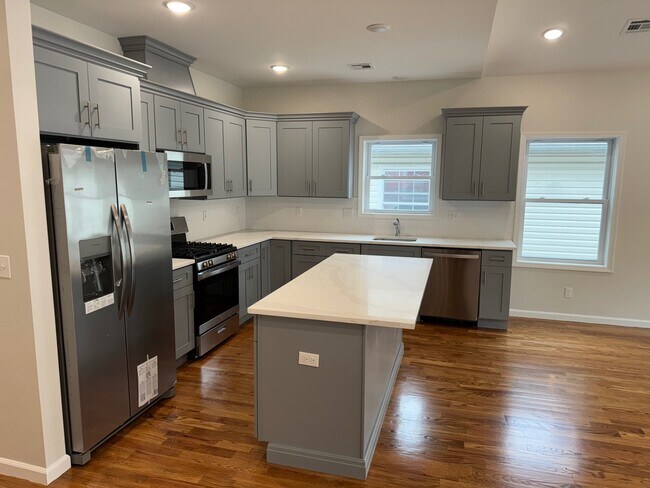 Kitchen - 122 S 11th St