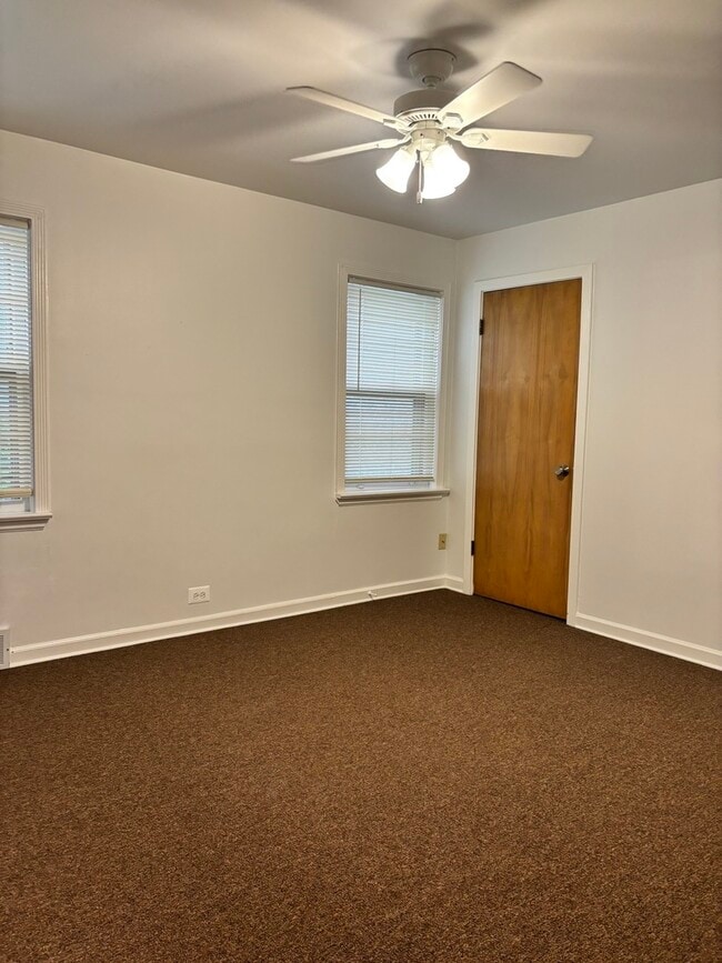 Building Photo - 6214 N Francisco Ave