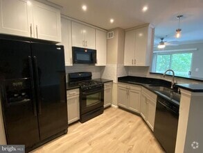 Building Photo - 12834 Fair Briar Ln
