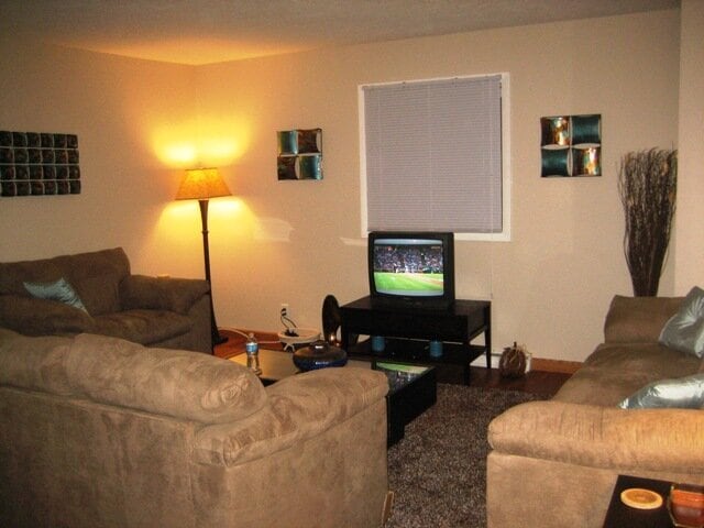 Building Photo - 12 Delaine Dr