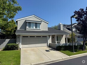 Building Photo - 704 Newport Cir