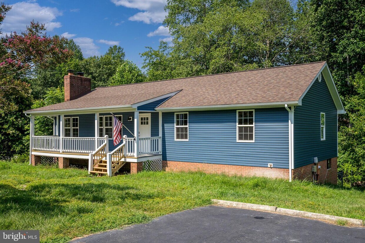 6027 Cathedral Rd, Fredericksburg, VA 22407 House Rental in