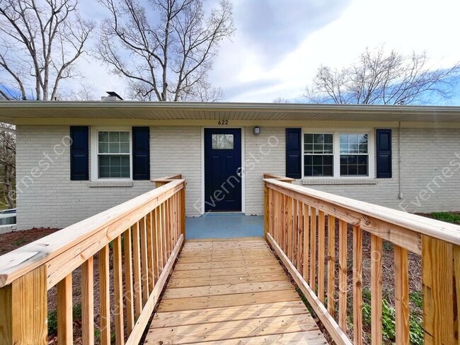 Building Photo - 622 Deese Rd