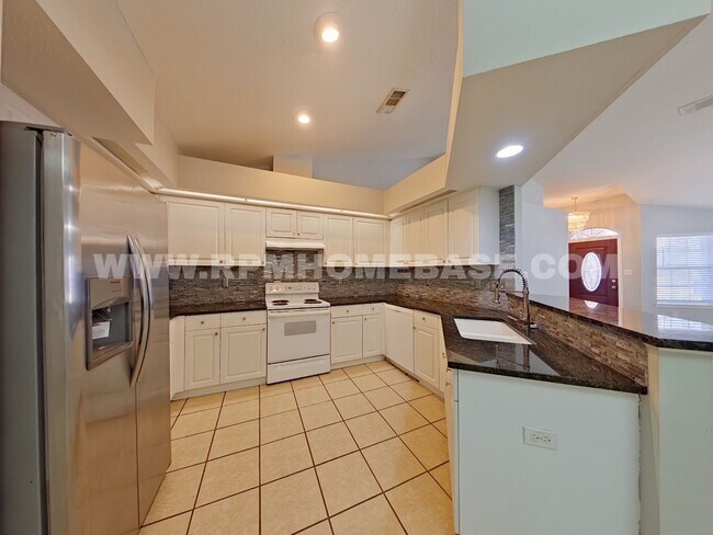 Foto del edificio - 5103 Terra Lake Cir