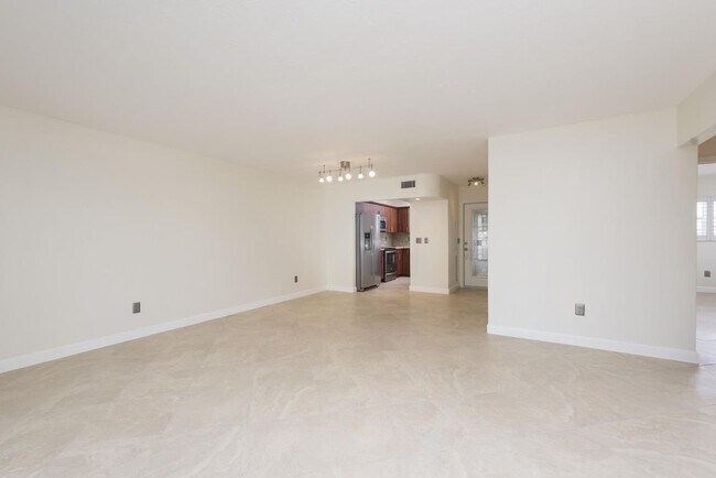 Building Photo - 2501 S Ocean Blvd