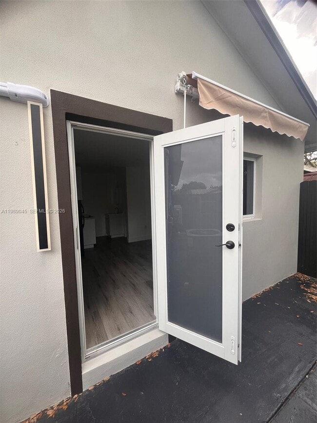 Foto del edificio - 19541 NW 57th Ct