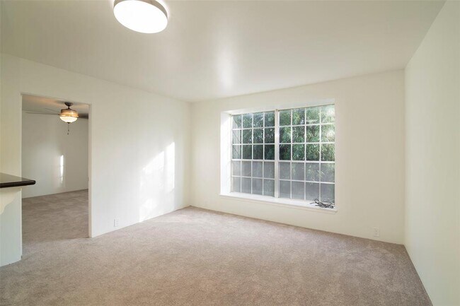 Building Photo - 5353 Institute Ln