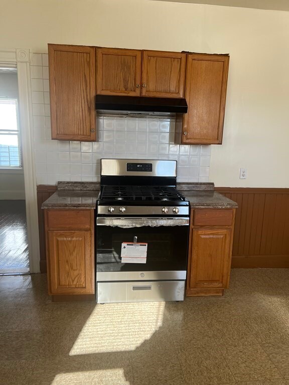 Building Photo - 62 Adams St