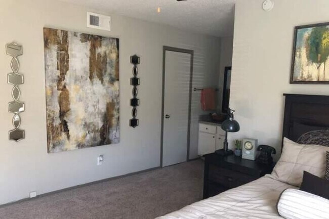 Building Photo - 1 bedroom in Dallas TX 75254