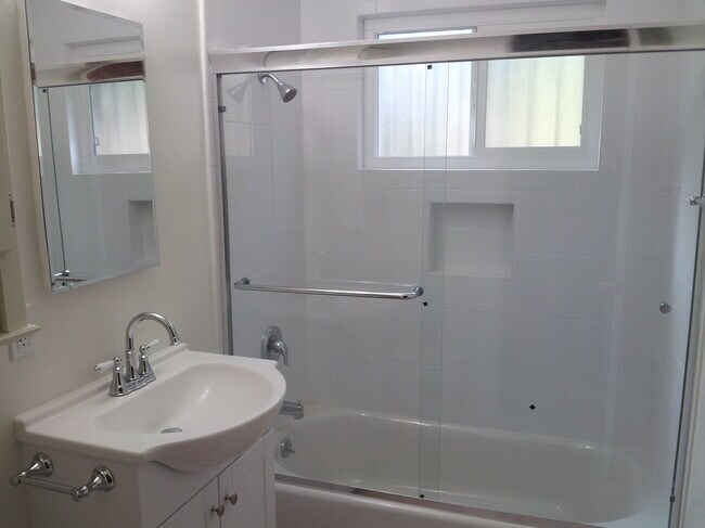 Baño - 3661 Regal Pl