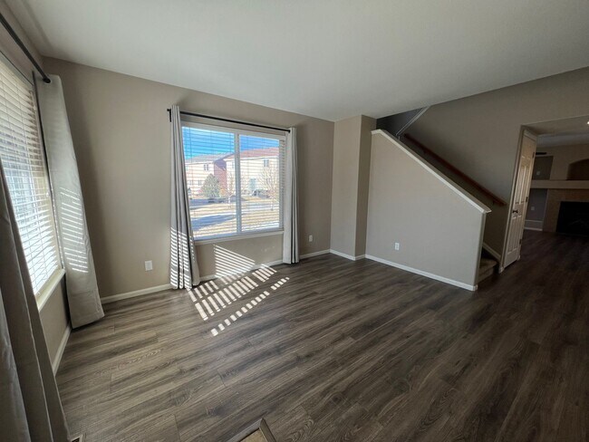 Building Photo - Beautiful 3 Bdrm, 2.5 bath Home in quiet neighborhood