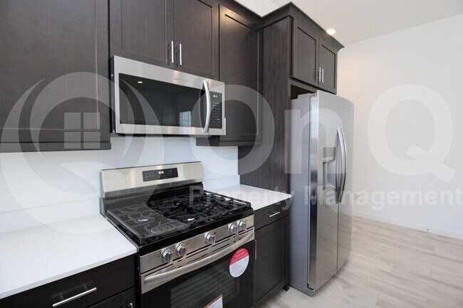 Foto del edificio - 17536 W Superior Ave