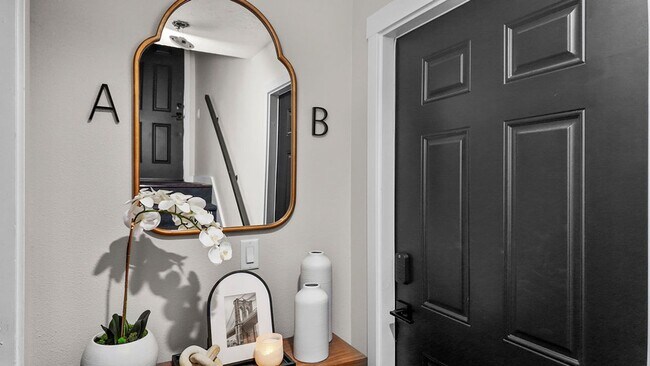 Building Photo - Savvy 1B/1B Unit B I Near Gonzaga/WSU/EWU & 5 Hospitals I Pet Friendly (Furnished)