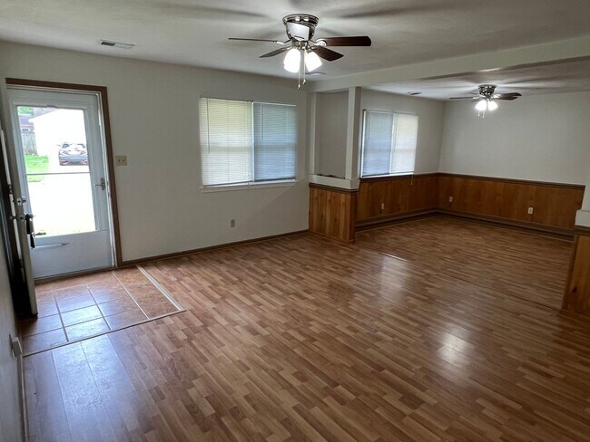 Building Photo - Updated Ranch in the Heart of Virginia Beach!