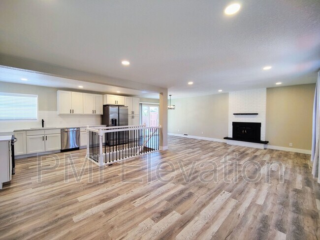 Building Photo - 1490 S Ivy Way