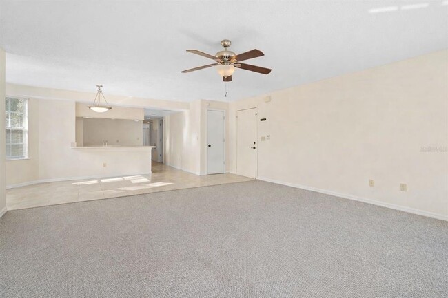 Foto del edificio - 2051 Royal Bay Blvd