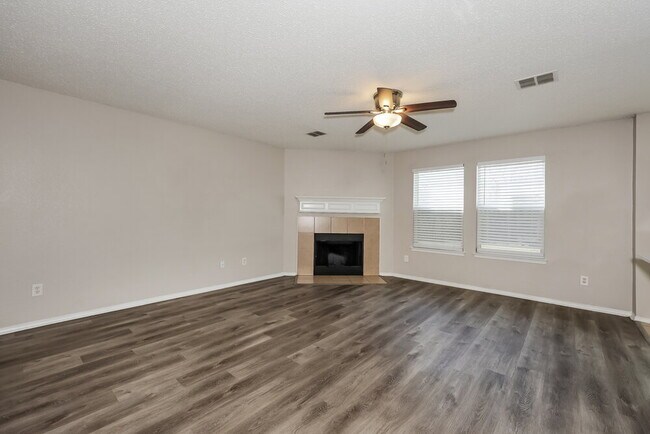 Building Photo - 7024 Lake Jackson Dr