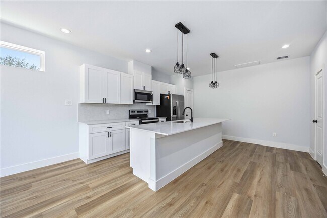 Building Photo - 4138 Larkspur St