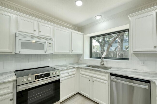 Foto del edificio - 11302 Perennial Ct