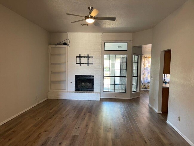 Building Photo - 3 bed in Edmond schools, great location wi...