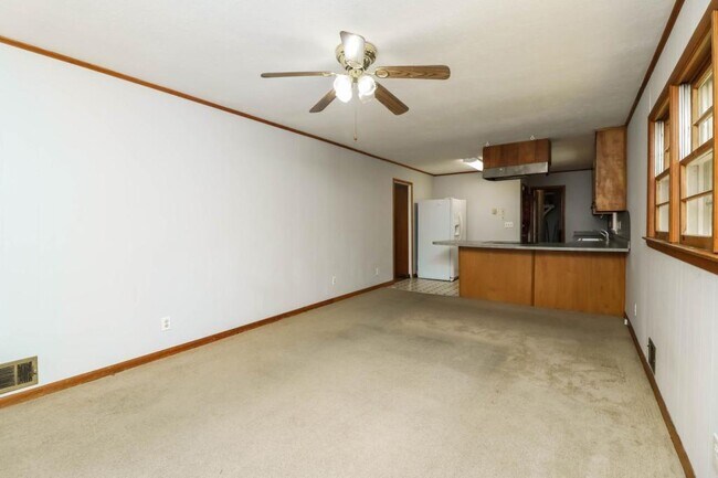 Building Photo - 1255 Angelia Dr SW