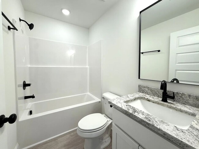 Foto del edificio - New Construction Home for Rent