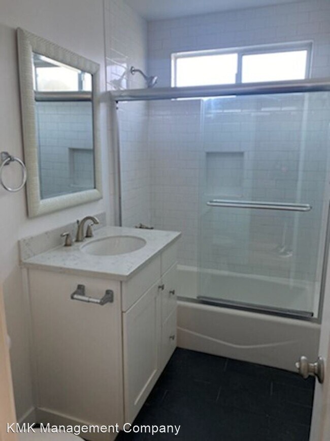 Building Photo - Studio, 1 bath Apartment - 2510 Pacific Av...