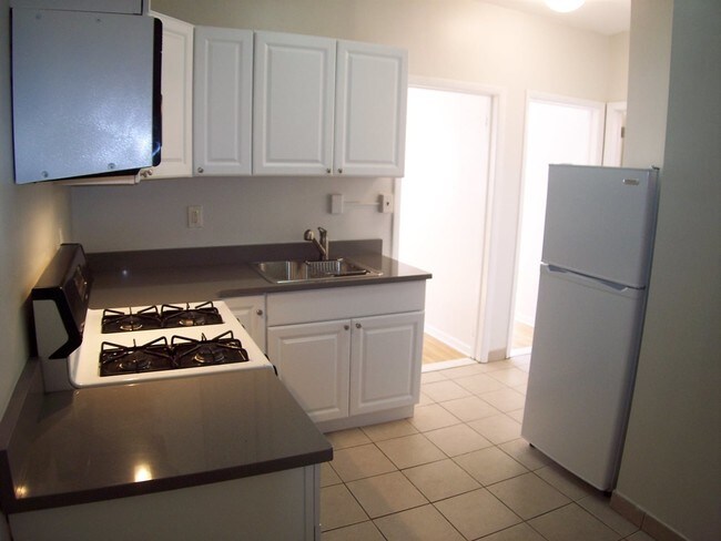 Building Photo - 42 Bowers St