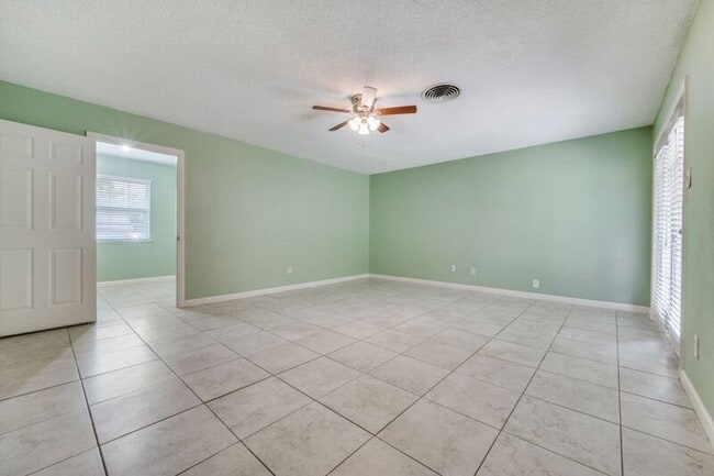 Foto del edificio - 3547 Ridgeoak Way