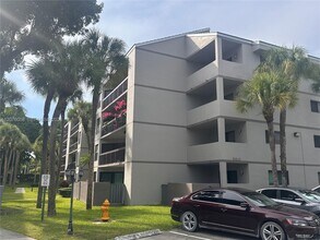 Building Photo - 8810 SW 132nd Pl