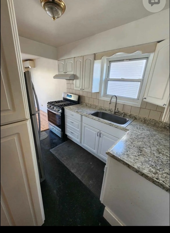 Building Photo - 69-19 43rd Ave