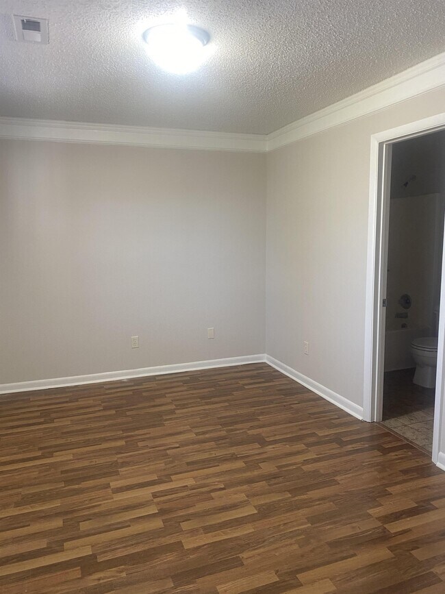 Building Photo - 7246 Wall Triana Hwy