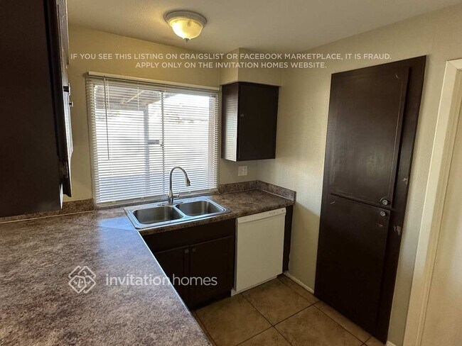 Foto del edificio - 8838 W Mercer Ln